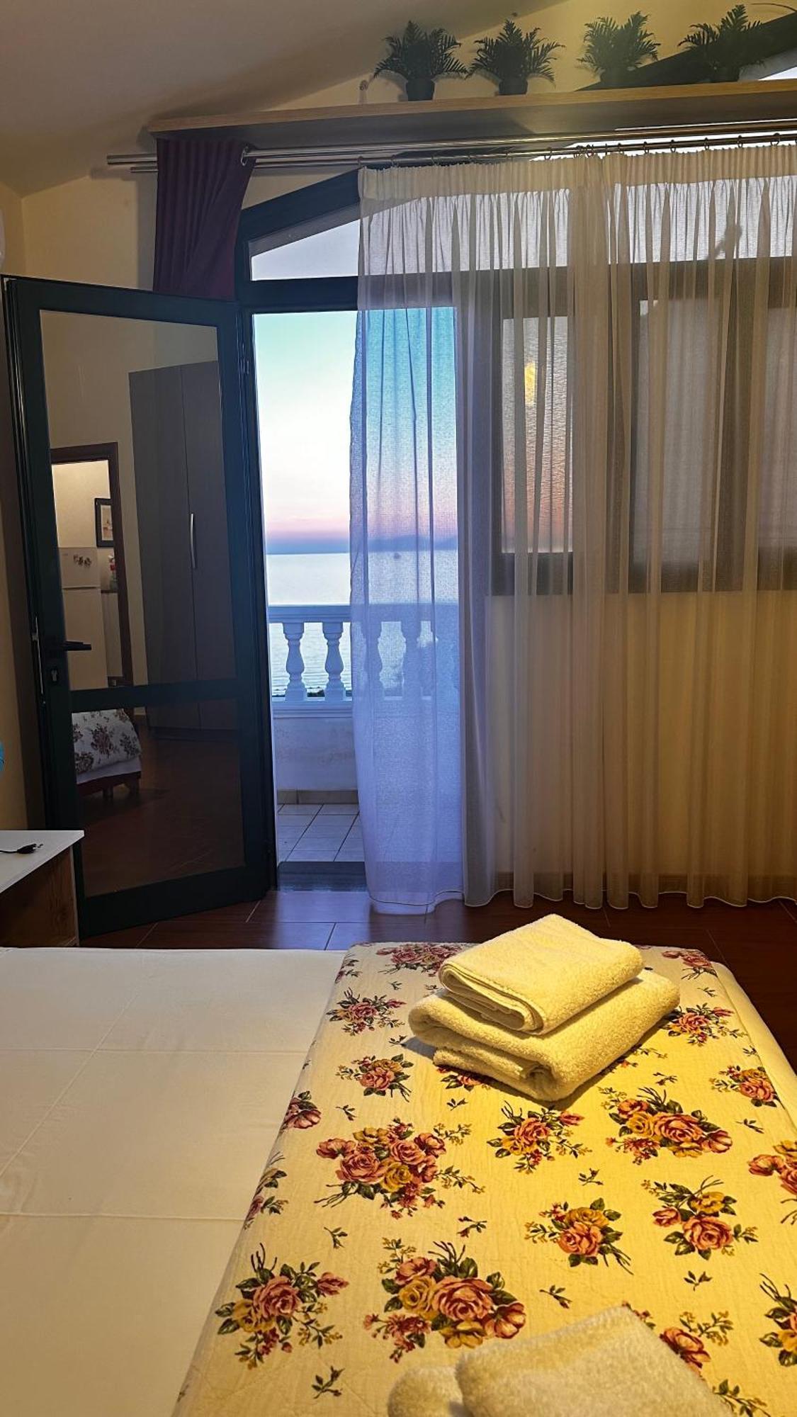 Villa Mare - For Families & Groups Vlorë Eksteriør bilde
